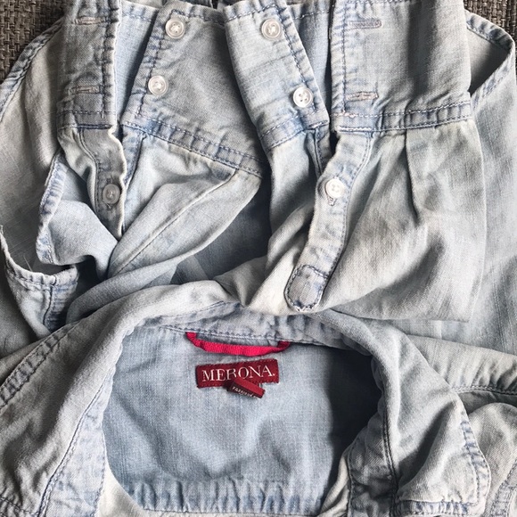 *FEATURED ITEM* 🍂 Chambray Button Up Shirt - Picture 4 of 5